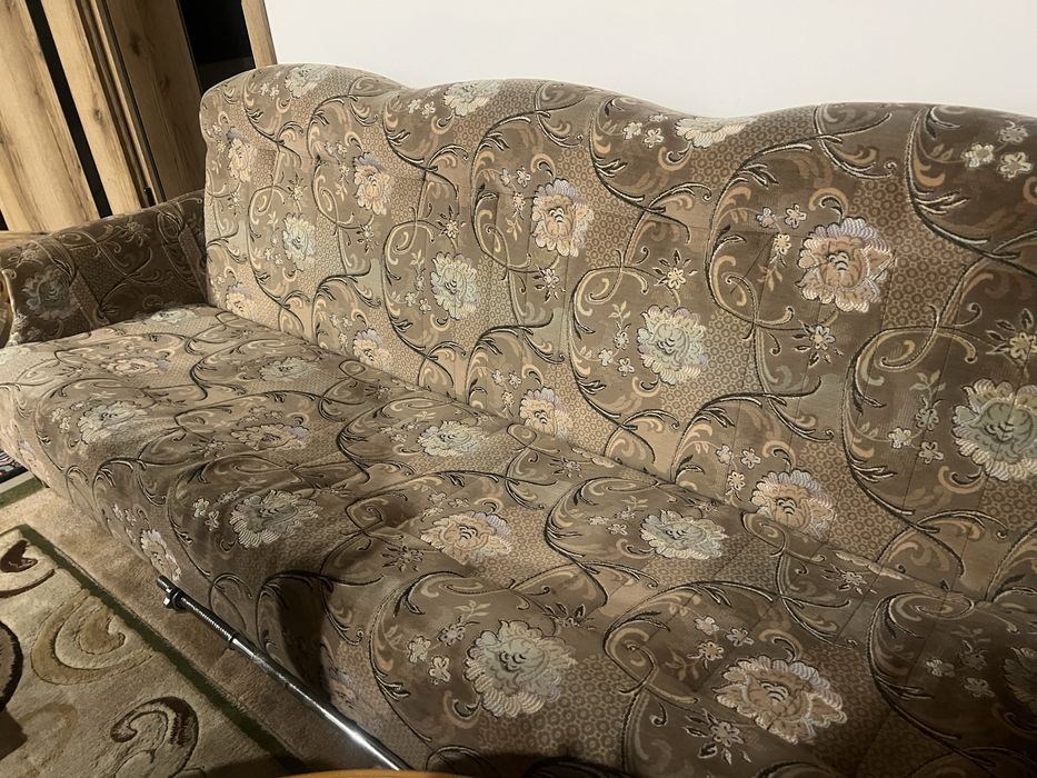 Wersalka, 2 fotele i 2 pufy