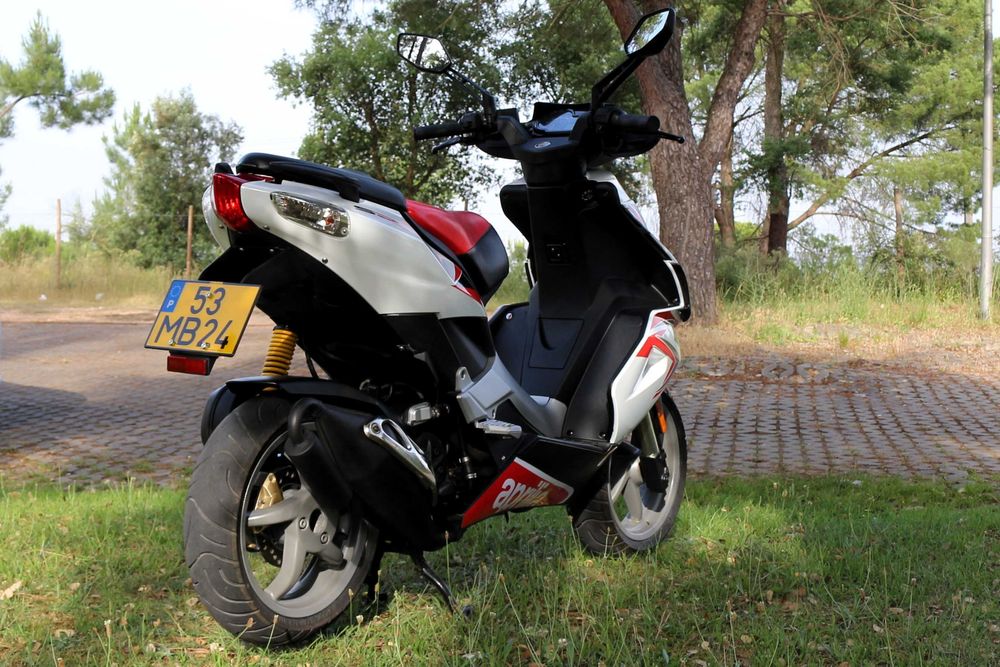 Scooter Aprilia SR 50cc 2 Tempos 3000km 2011