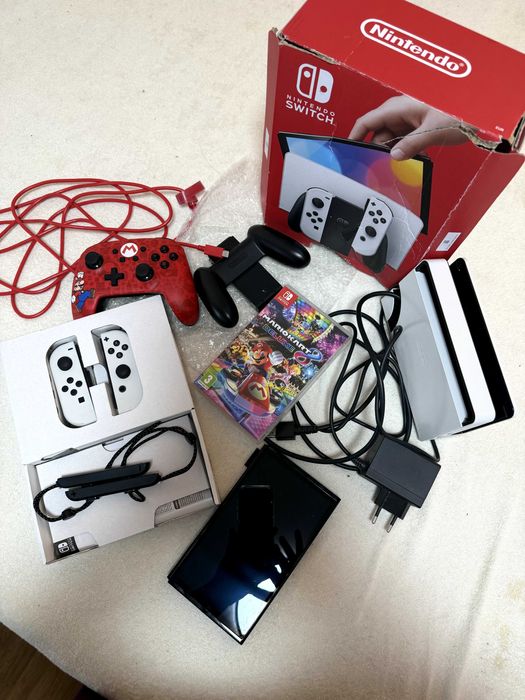 sprzedam nowa konsole z padem mario i grom mario