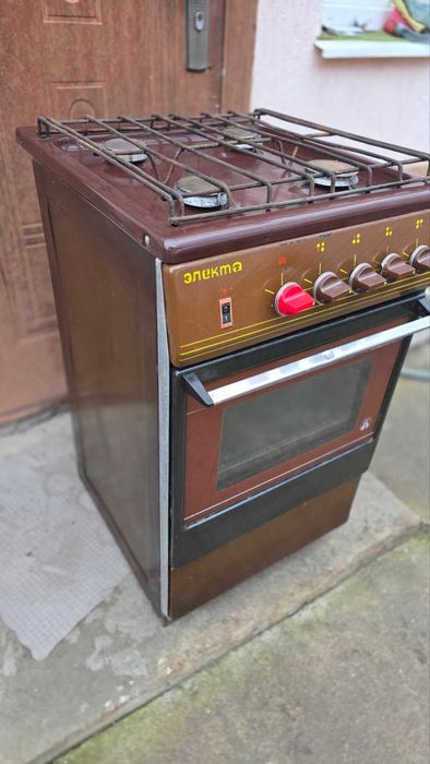 Плита газовая "Электа" 4-х камфорная. коричневая рабочая !