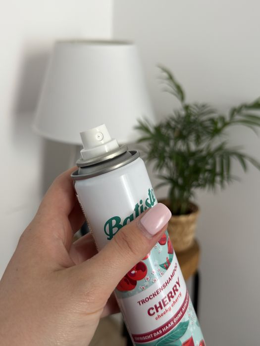 Batiste cheeky cherry suchy szampon