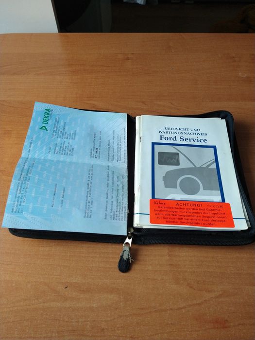 Saszetka etui z książkami serwisowymi Ford Focus mk1