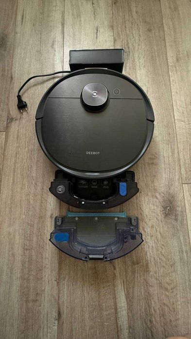 Робот-пилосос миючий ECOVACS Deebot OZMO