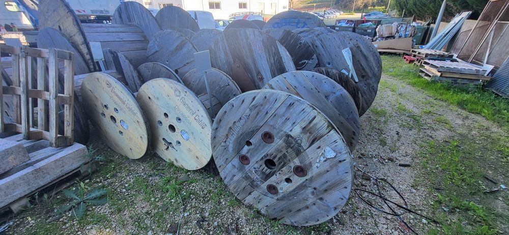 Bobina de madeira usada / bobine madeira usada