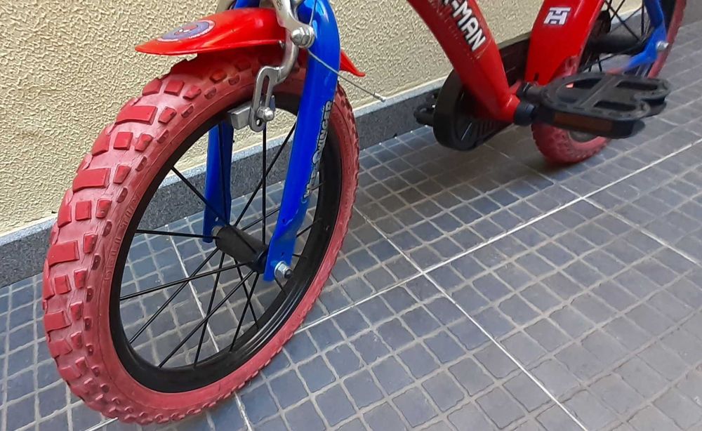 Bicicleta para criança (homem aranha)