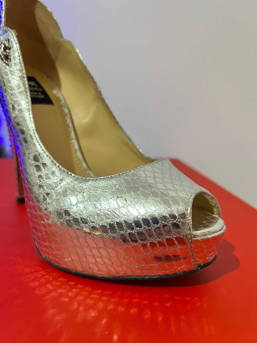 Sapatos prateados Cavalinho Originais