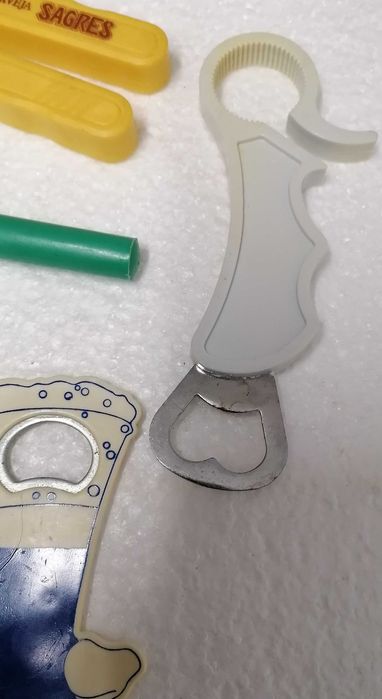 Abre cápsulas e saca rolhas, lote todo por 7€