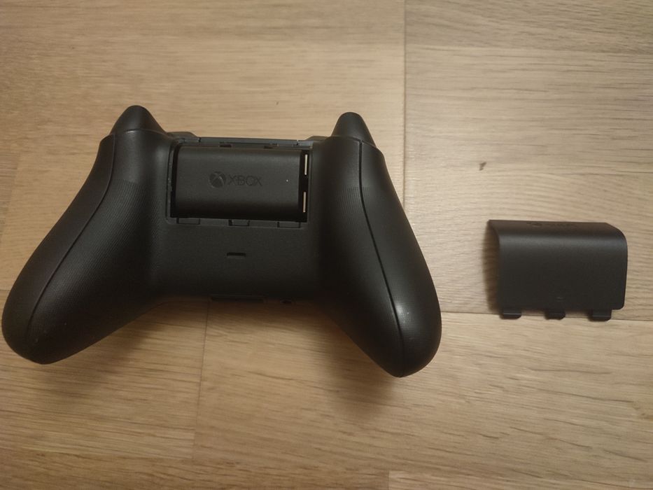 Kontroler Xbox Series X Carbon Black + akumulator
