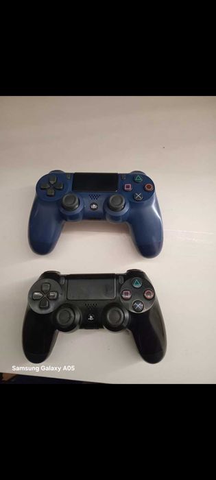 Dois comandos para a PlayStation 4