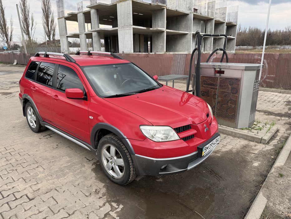 Продаётся Mitsubishi Outlander 2.4