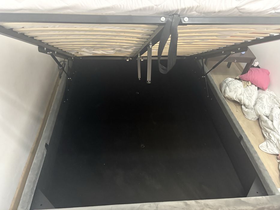 Lózko nowe z materacem piankowym