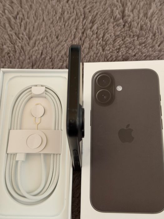 Iphone 16/256 Black