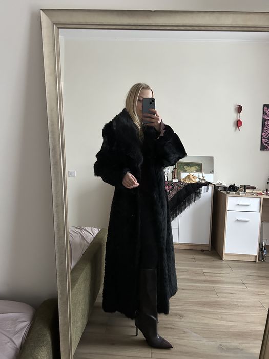 шуба, жіноча, чорна berghaus, вовк