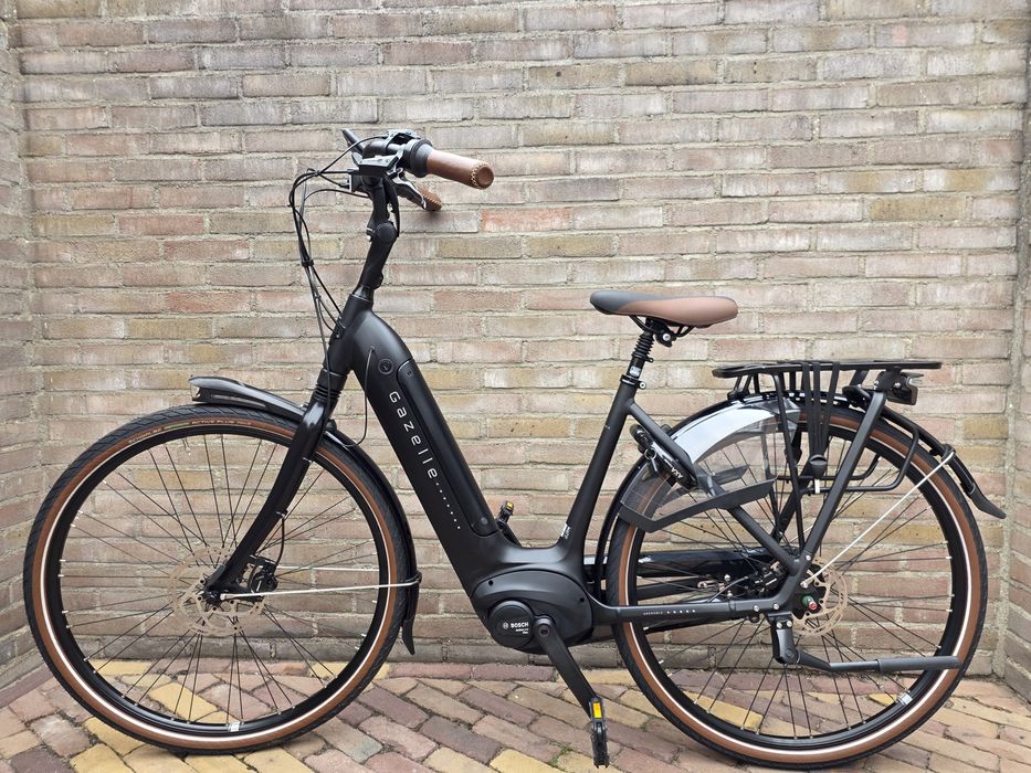 Rower Elektryczny Gazelle Grenoble C8  Smart