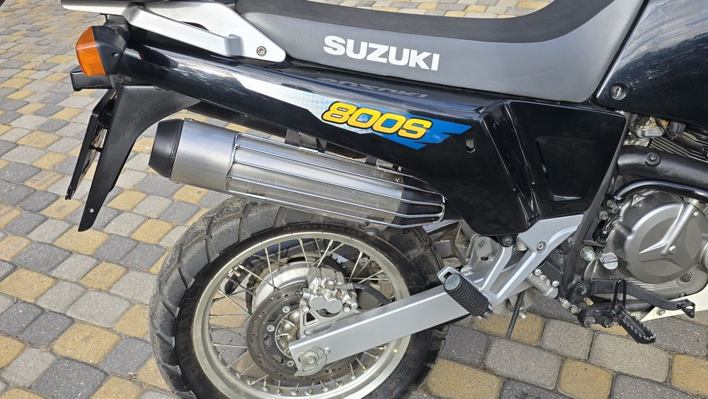 Suzuki Dr 800  stan kolekcjonerski