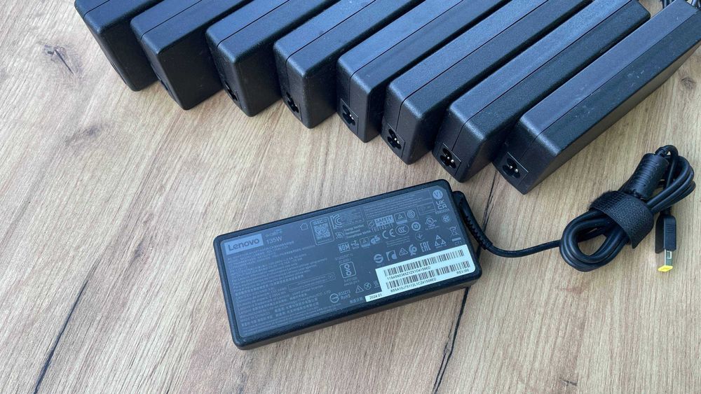 Блоки живлення Леново  ОПТ Lenovo USB + Pin Square Yellow 135W 20V-6.75A ОПТ