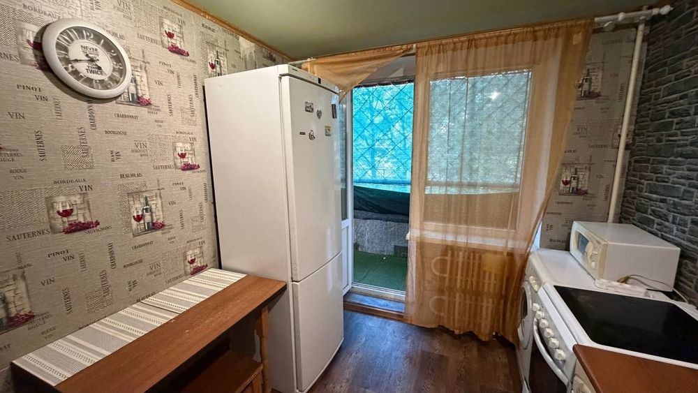 ПРОДАМ квартиру ЖМ Тополь 2 ПОВЕРХ +велика ЛОДЖІЯ