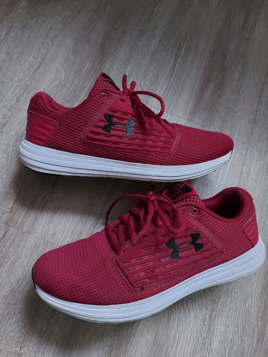 Кросівки UNDER ARMOUR для спорту!! розмір 40-40,5 устілка 25,5 см..