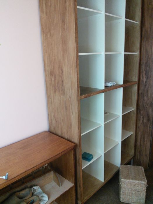 Móveis Ikea estante e cómoda