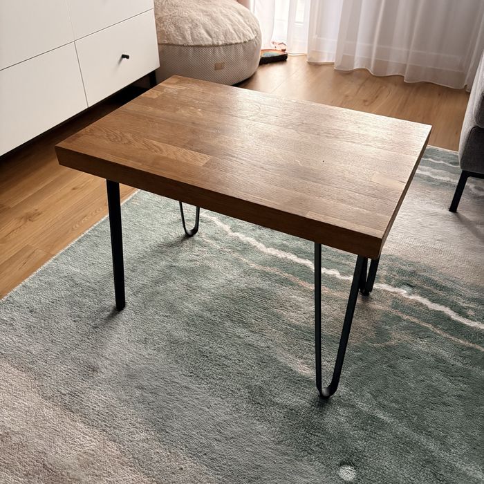 Stolik kawowy z drewnainym dębowym blatem