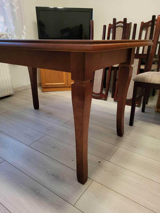 Stół do salonu lub jadalni