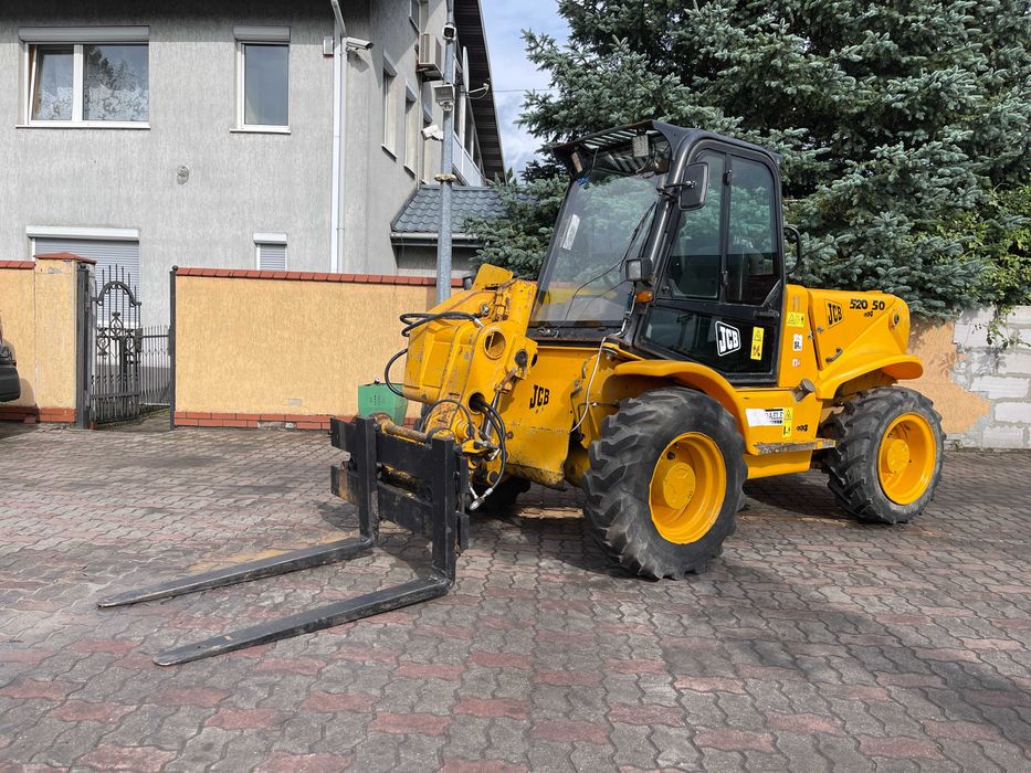 Ładowarka teleskopowa Jcb 520-50*Niska i wąska 1.80 m szerokość*Bardzo Ładna*W PEŁNI SPRAWNA*Kompaktowa do niskich i wąskich pomieszczeń*Małe gabaryty
