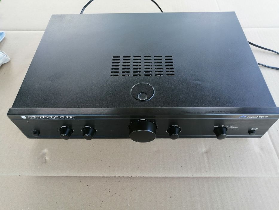 Wzmacniacz Cambridge audio
