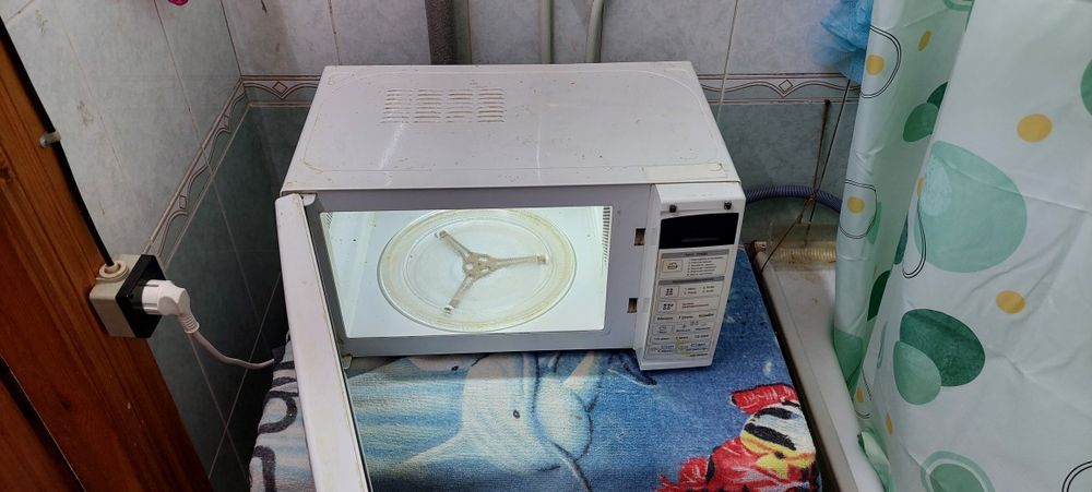 LG микроволновая печь рабочая.