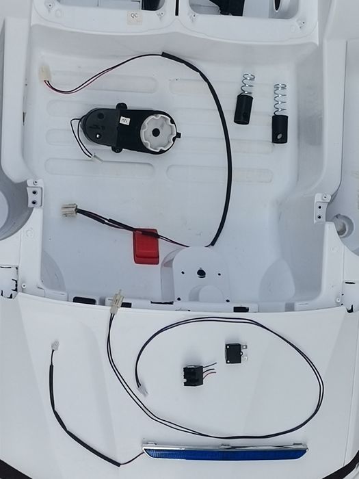 Запчасти к детскому электромобилю запчастини редуктор руль пульт блок