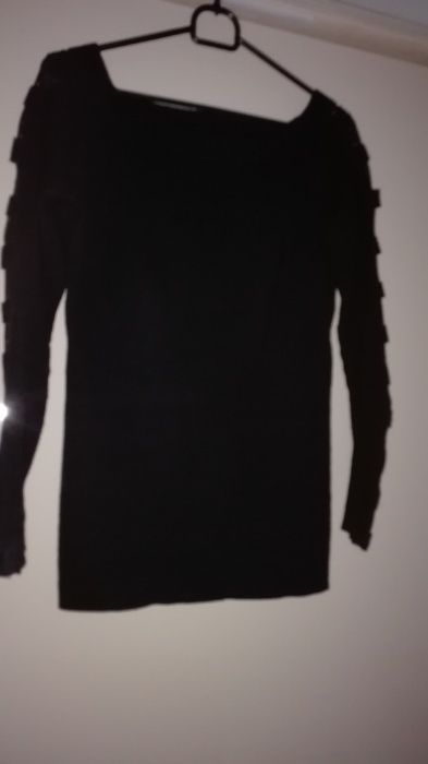 czarny sweterek tiulowe wstawki 38