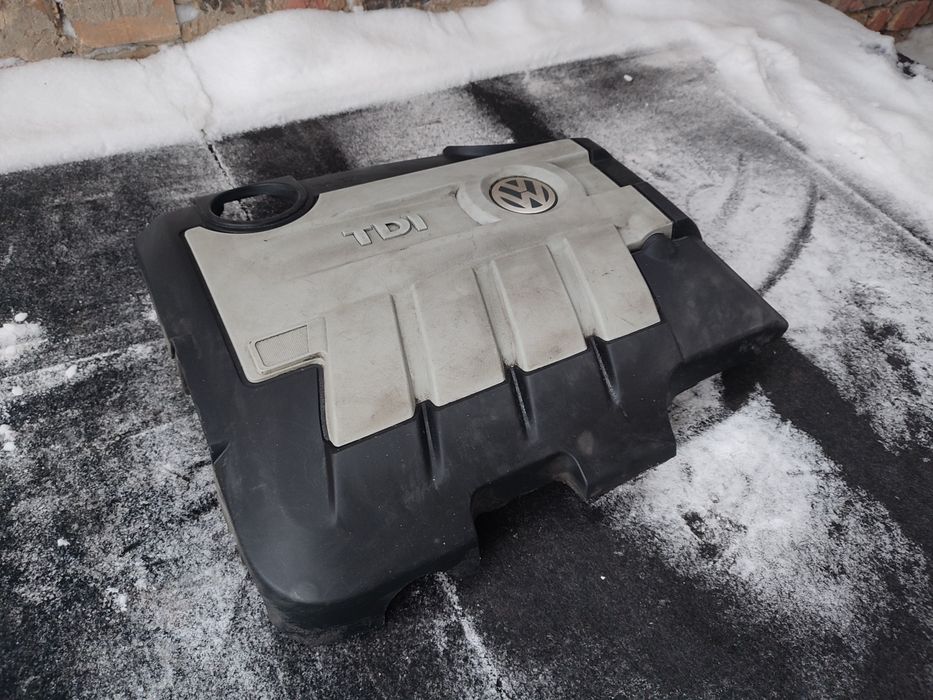 Декоративна кришка двигуна 2.0 TDI  CBA CBD CBB VW Passat B6 B7 Skoda