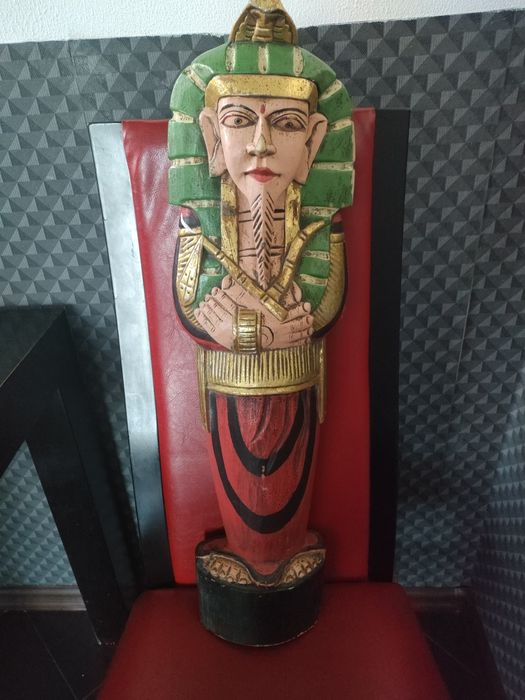 Drewniana lekka figurka