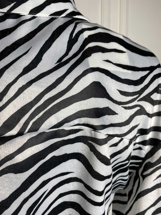 Nowa koszula krótka biała w zebrę 38 M Bershka z wiązaniem na imprezę