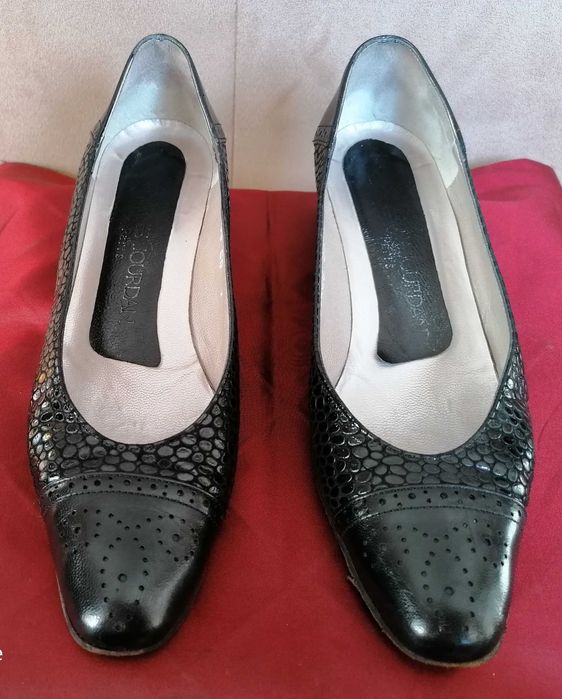 Sapatos em pele de senhora