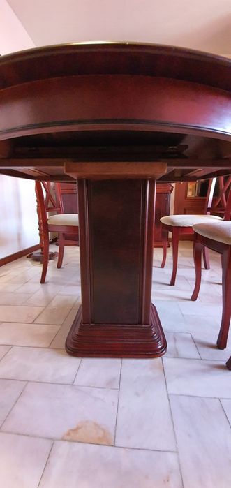 Mesa de Cerejeira: 250 euros | Cadeiras: 20 Euros Cada