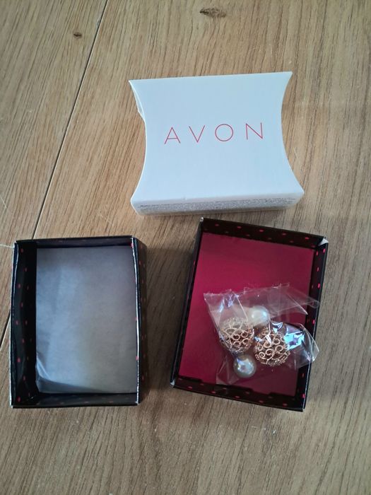 Nowe kolczyki Avon