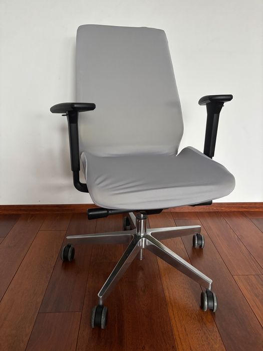 Krzesło biurowe z osłoną