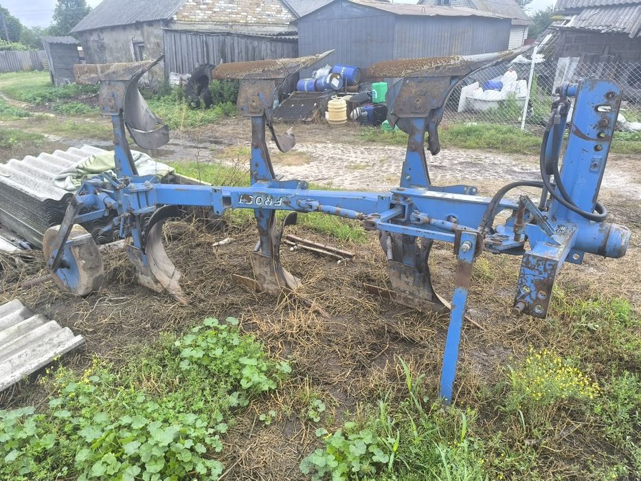 Продам плуг оборотний