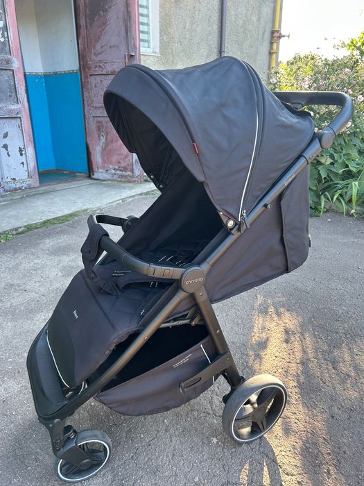 Прогулянковий візок CARRELLO Bravo