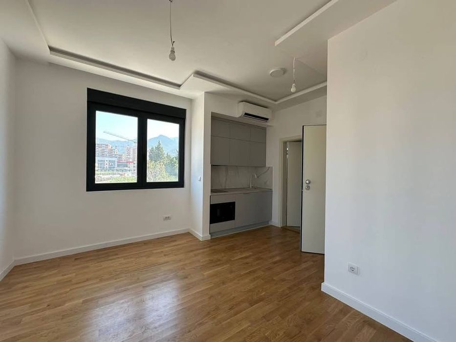 Нова квартира з ремонт в Чорногоріі, м Бар,на березі Адріатичного моря