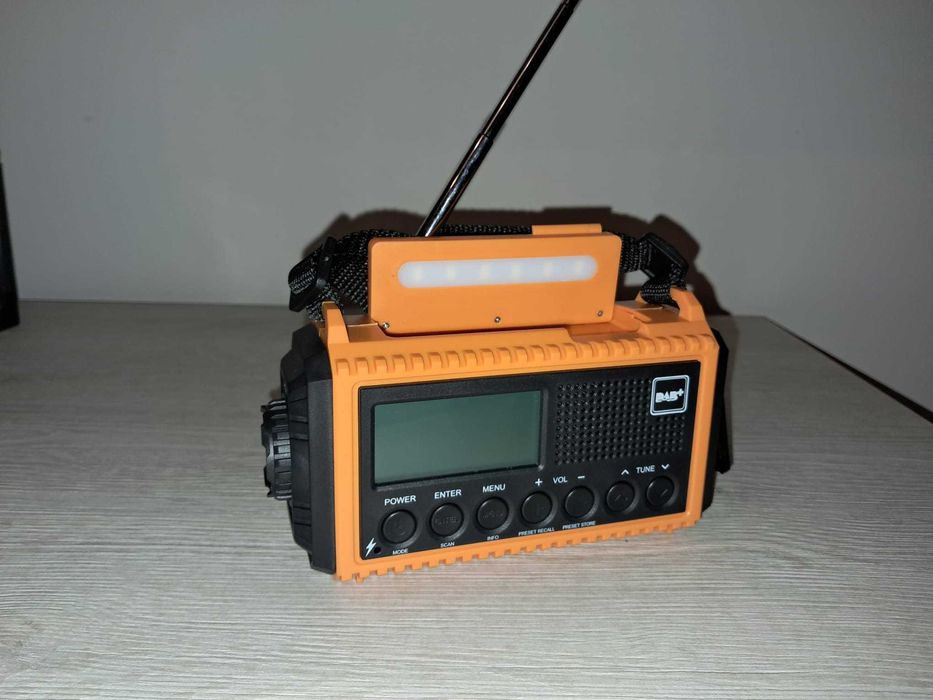 Rádio ROCAM CR1009 - Casa, Campismo ou Emergência