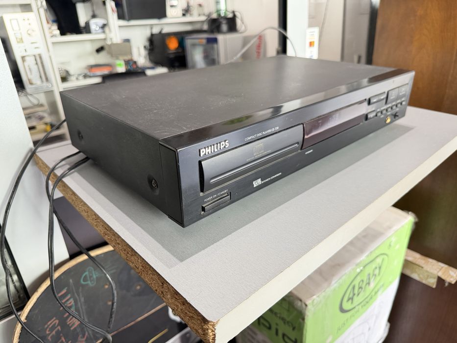 Odtwarzacz CD Philips CD 720 w pełni sprawny . Ladny stan