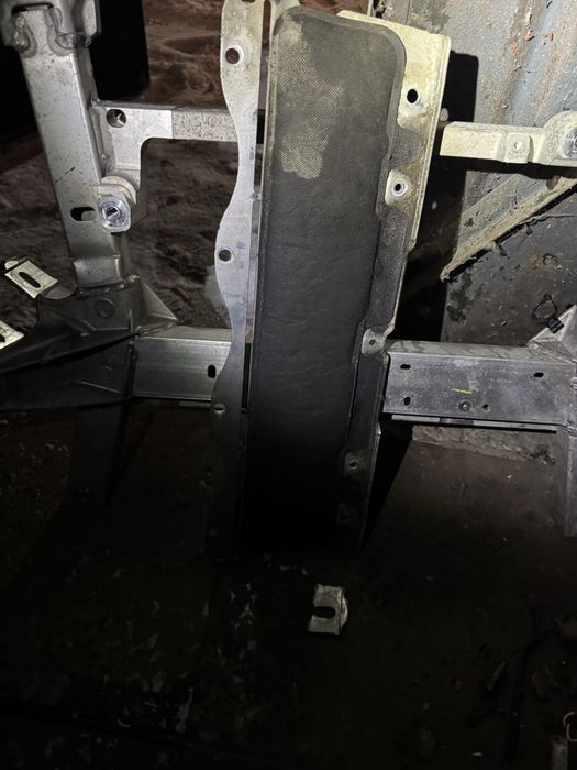 Продам передній підрамник Tesla model X 2019 raven під ремонт