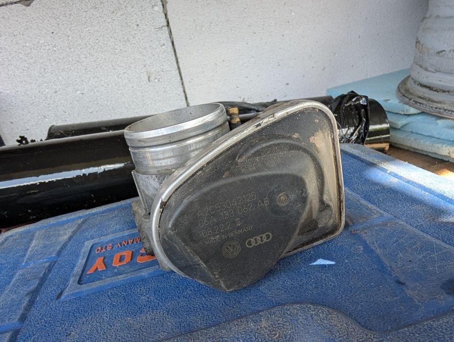 Дросельна заслінка Skoda Octavia Tour 1.6 8 V 06a133062ab a2c53042125