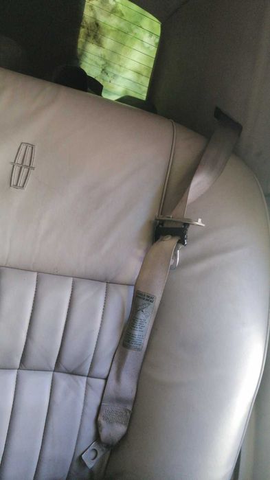 lincoln town car 1992 4.6 вишневый не на ходу