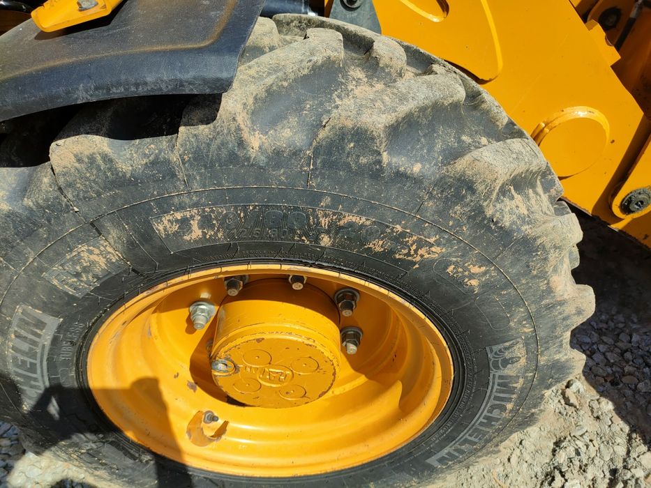 CAT 428(432)F2  2018г.в.