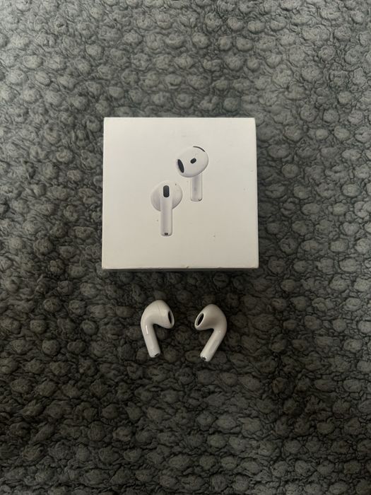 Airpods 4 з шумоподавленням