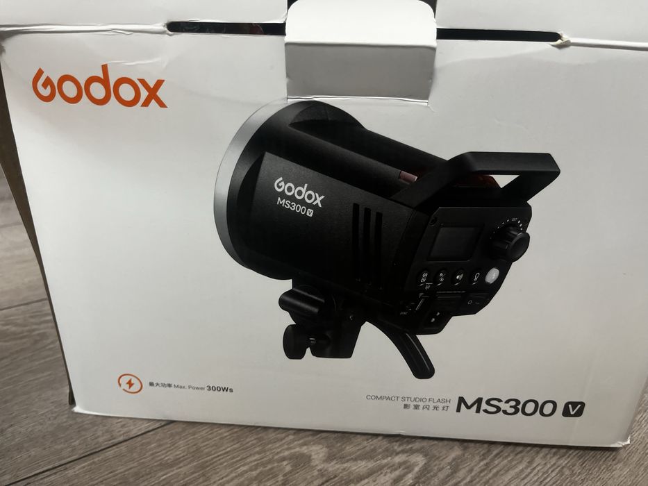 Нова студійна спалах-лампа Godox MS300V 300Ws | Для фото / студії