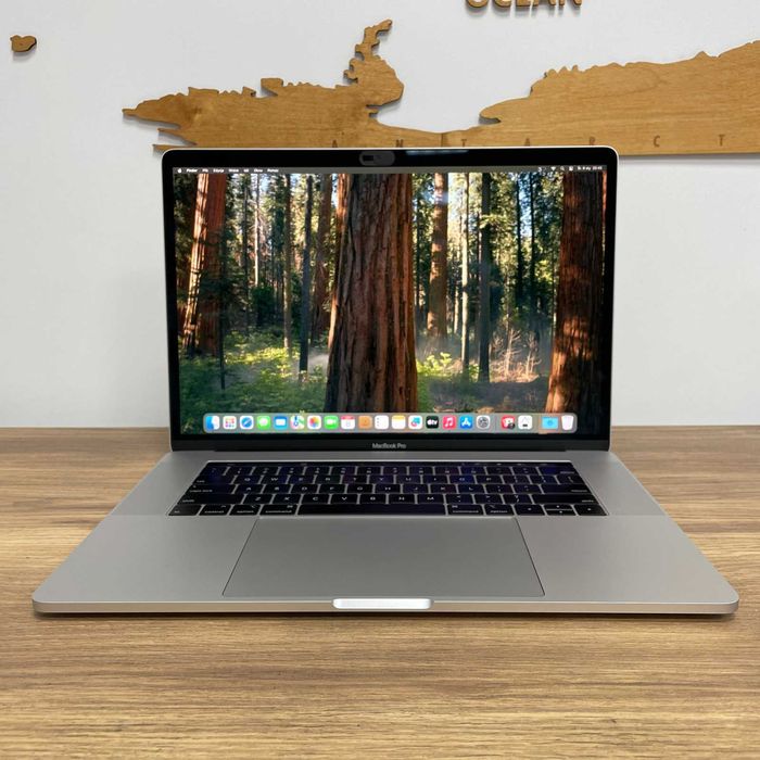Macbook Pro 15 A1990 i7-8750H 16GB 256GB Pro 555X 4GB Gwar Klasa A-