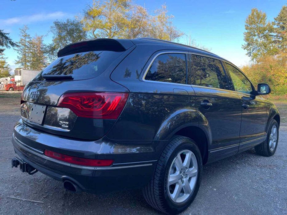Audi Q7      2015